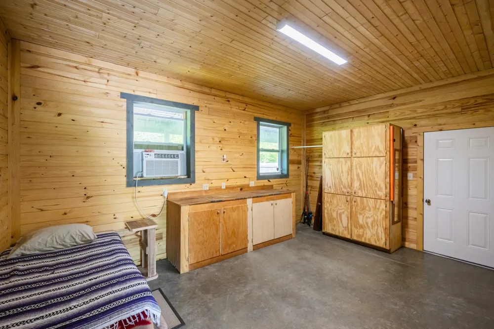 694 Lick Creek Boat Dock Loop Parsons, TN 38363