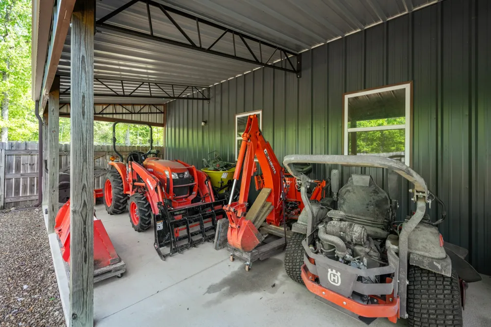 694 Lick Creek Boat Dock Loop Parsons, TN 38363