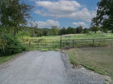 200 Hickory Loop