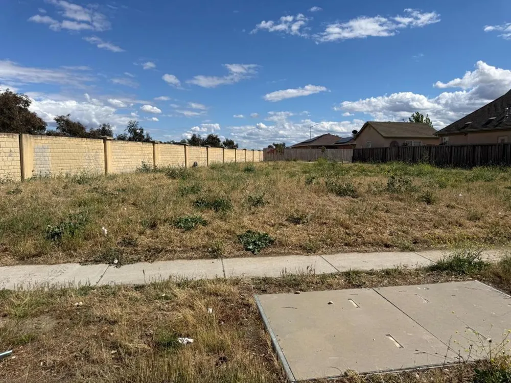 Elm Avenue Greenfield, CA 93927