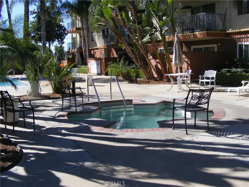 400 ACACIA AVENUE Fullerton, CA 92831