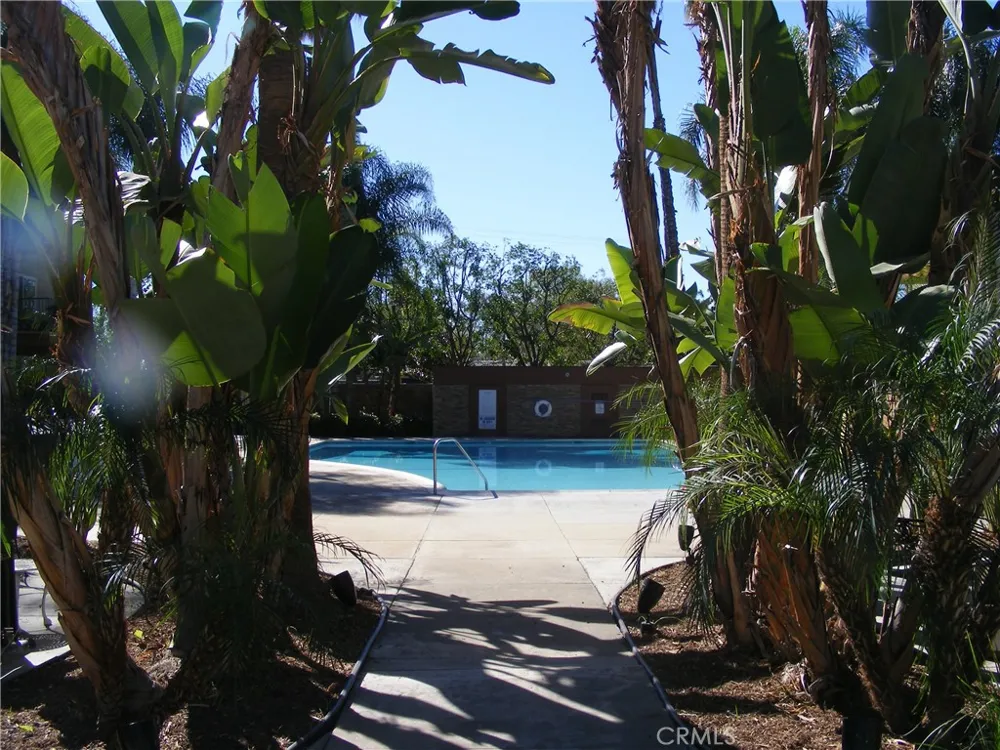 400 ACACIA AVENUE Fullerton, CA 92831