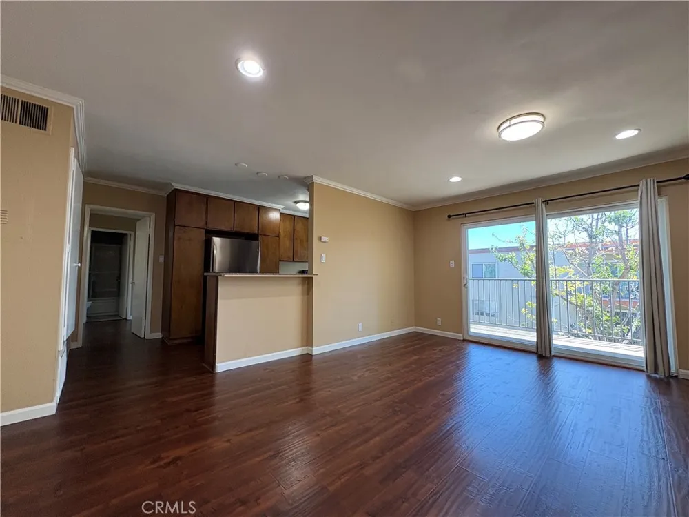 400 ACACIA AVENUE Fullerton, CA 92831