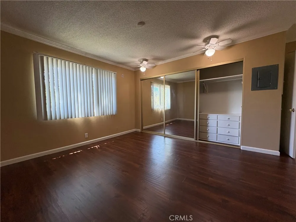 400 ACACIA AVENUE Fullerton, CA 92831