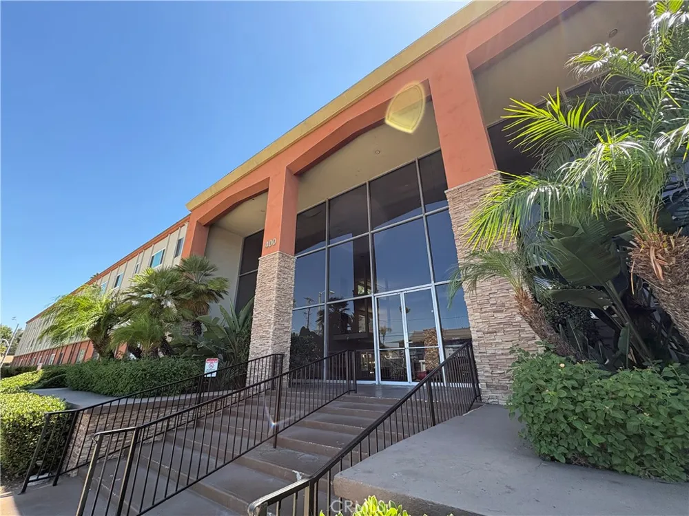 400 ACACIA AVENUE Fullerton, CA 92831