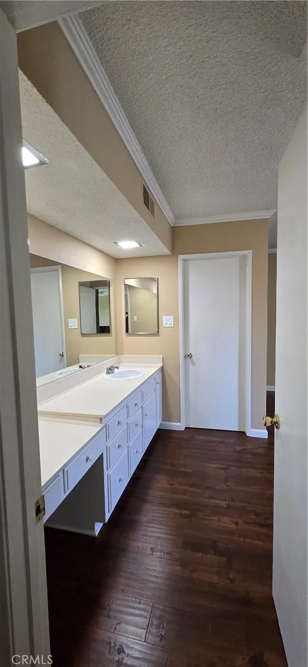 400 ACACIA AVENUE Fullerton, CA 92831