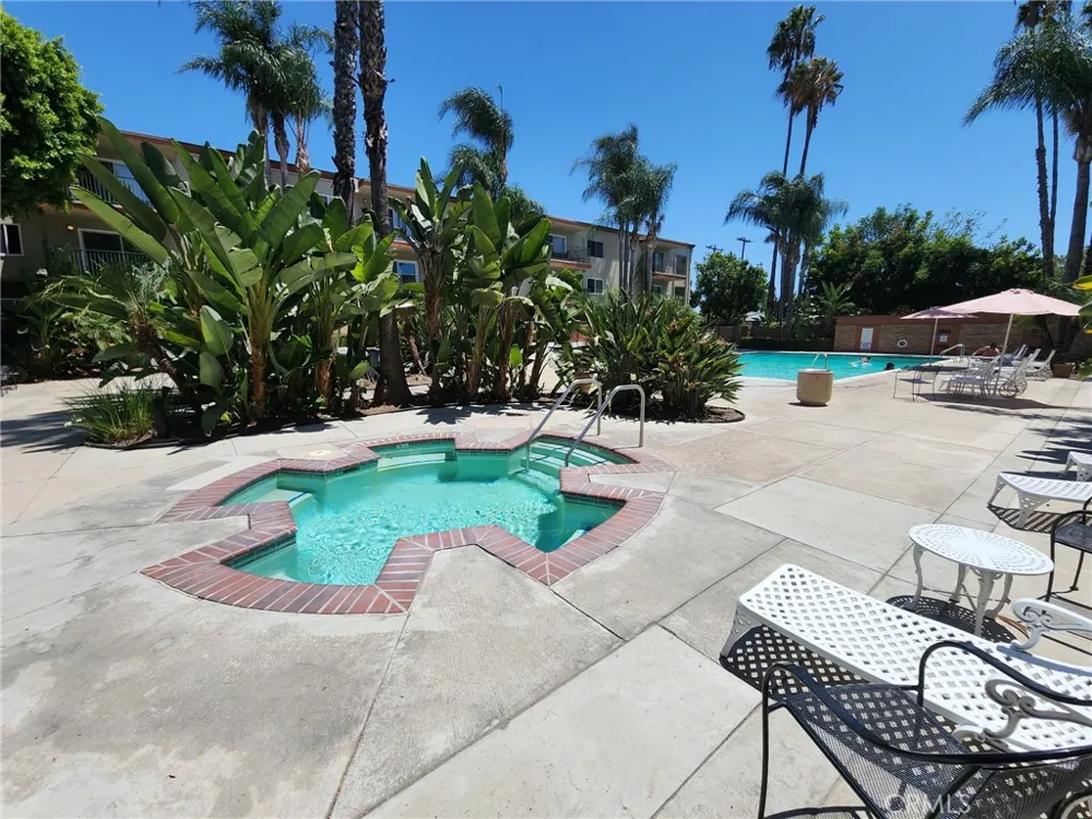 400 ACACIA AVENUE Fullerton, CA 92831