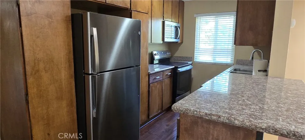400 ACACIA AVENUE Fullerton, CA 92831