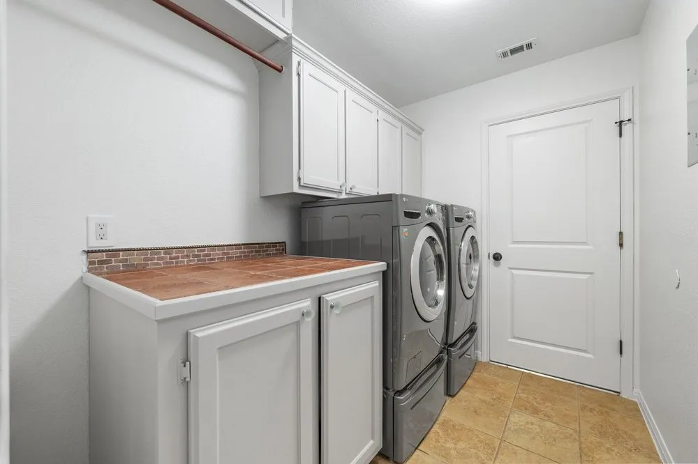 209 El Rio Drive Lakeway, TX 78734