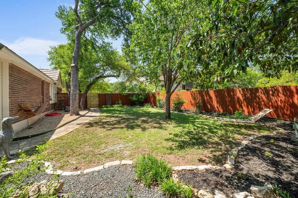 209 El Rio Drive Lakeway, TX 78734