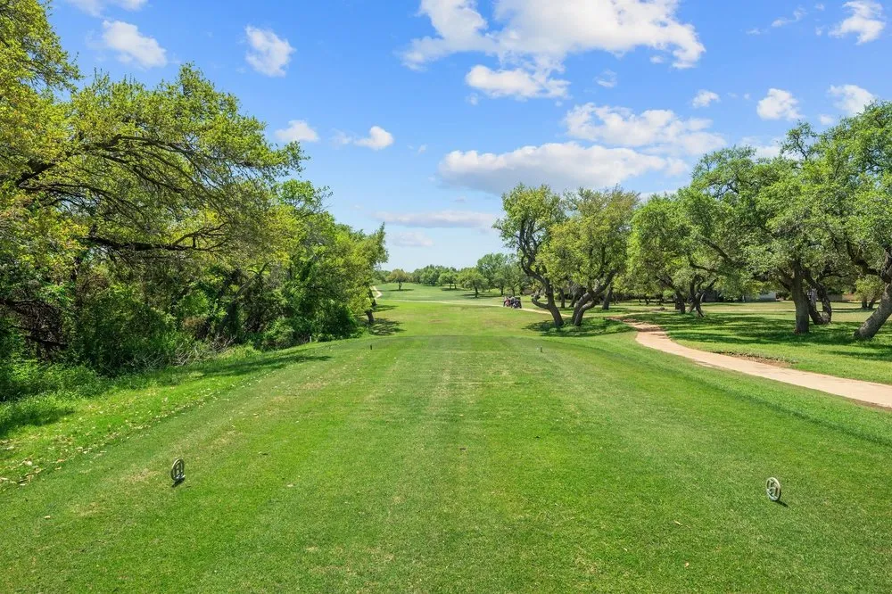 209 El Rio Drive Lakeway, TX 78734