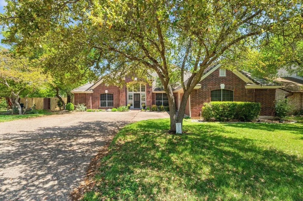 209 El Rio Drive Lakeway, TX 78734