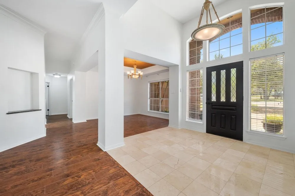 209 El Rio Drive Lakeway, TX 78734