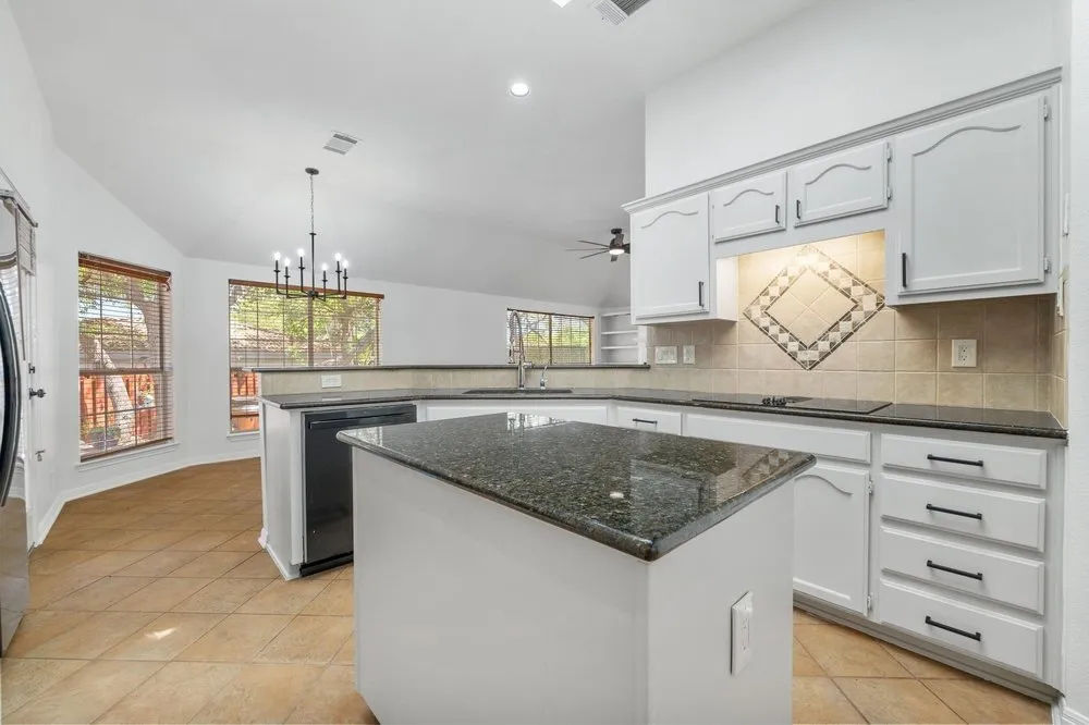 209 El Rio Drive Lakeway, TX 78734