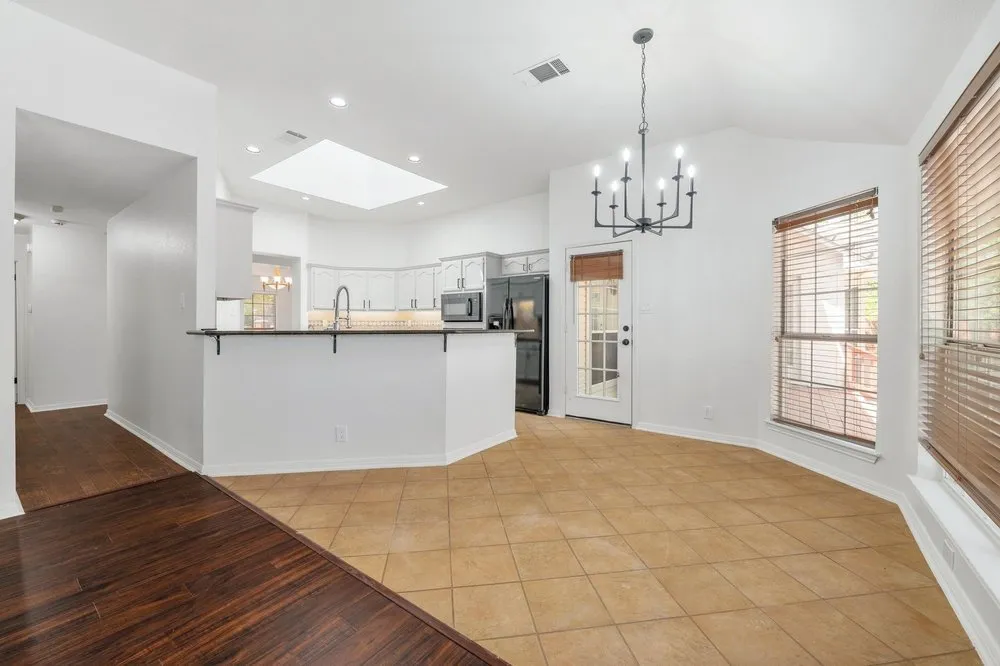 209 El Rio Drive Lakeway, TX 78734