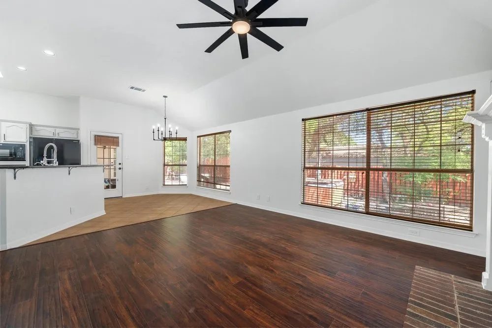 209 El Rio Drive Lakeway, TX 78734