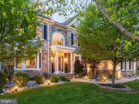 3805 WOODLAND DRIVE