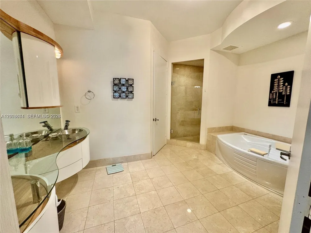 18101 Collins Ave #4302 Sunny Isles Beach, FL 33160