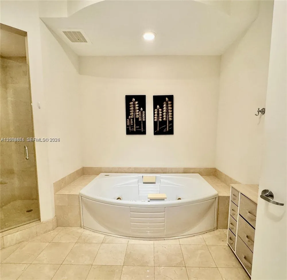 18101 Collins Ave #4302 Sunny Isles Beach, FL 33160