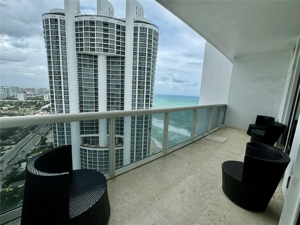 18101 Collins Ave #4302 Sunny Isles Beach, FL 33160