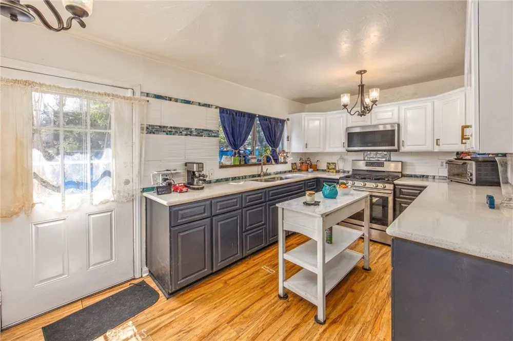 2164 Outer Hwy 2 Highway S Wrightwood, CA 92397