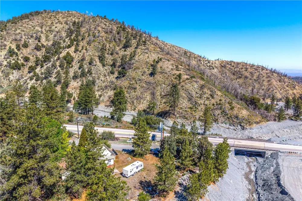 2164 Outer Hwy 2 Highway S Wrightwood, CA 92397