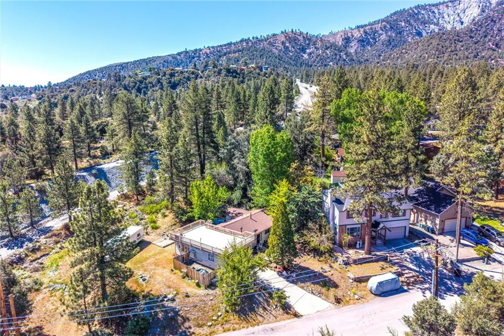 2164 Outer Hwy 2 Highway S Wrightwood, CA 92397
