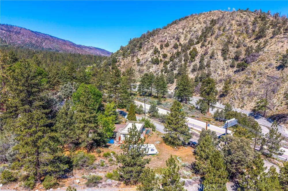2164 Outer Hwy 2 Highway S Wrightwood, CA 92397