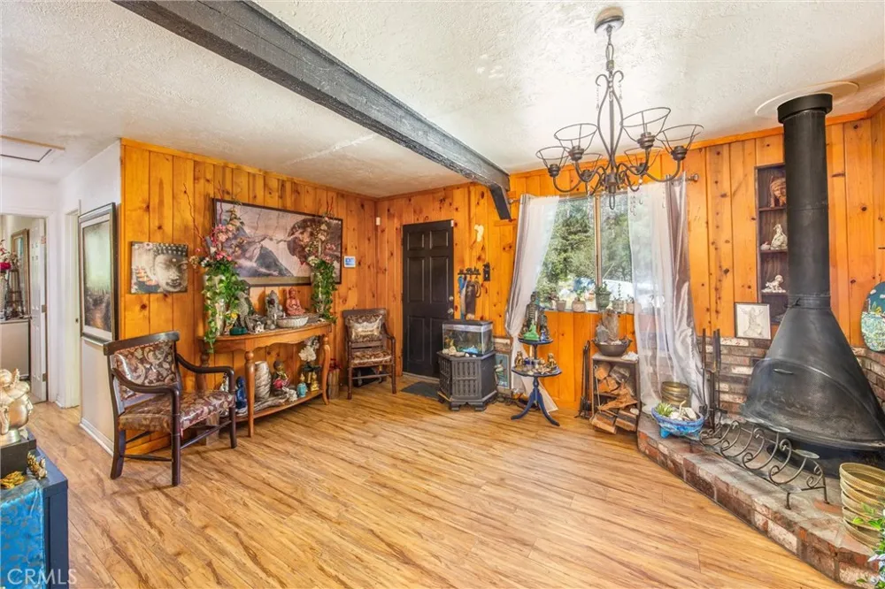 2164 Outer Hwy 2 Highway S Wrightwood, CA 92397
