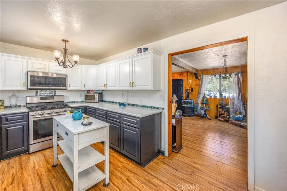 2164 Outer Hwy 2 Highway S Wrightwood, CA 92397