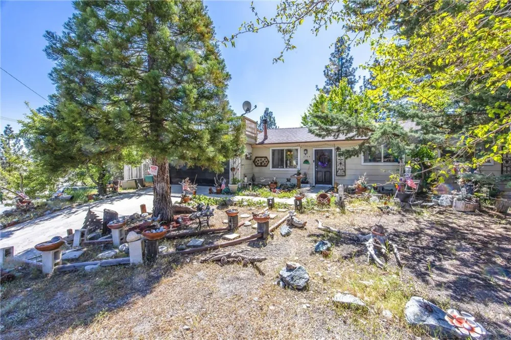 2164 Outer Hwy 2 Highway S Wrightwood, CA 92397
