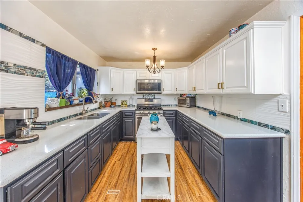 2164 Outer Hwy 2 Highway S Wrightwood, CA 92397