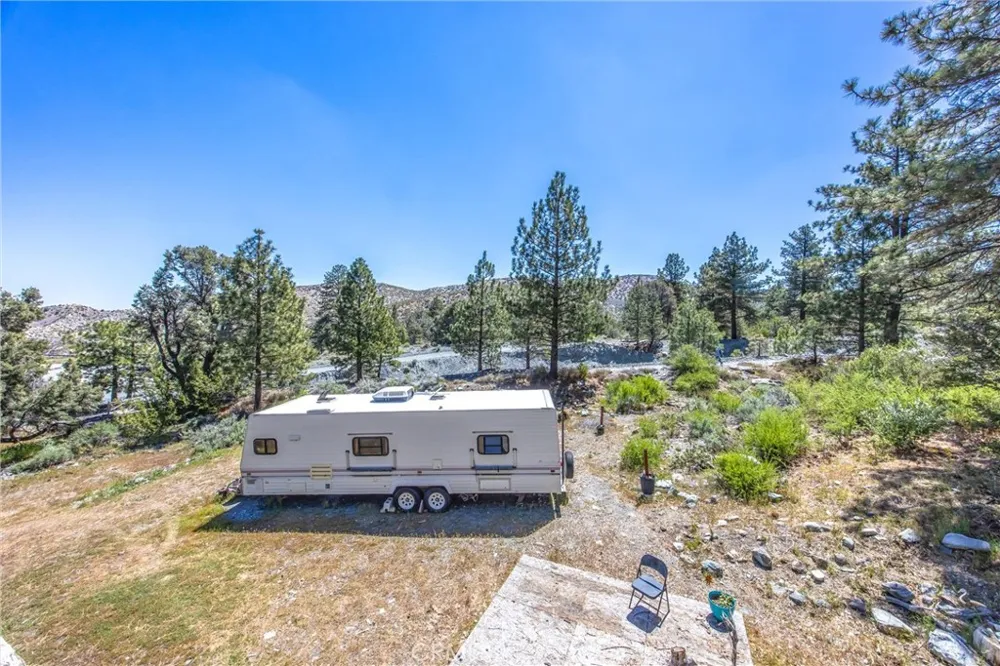 2164 Outer Hwy 2 Highway S Wrightwood, CA 92397