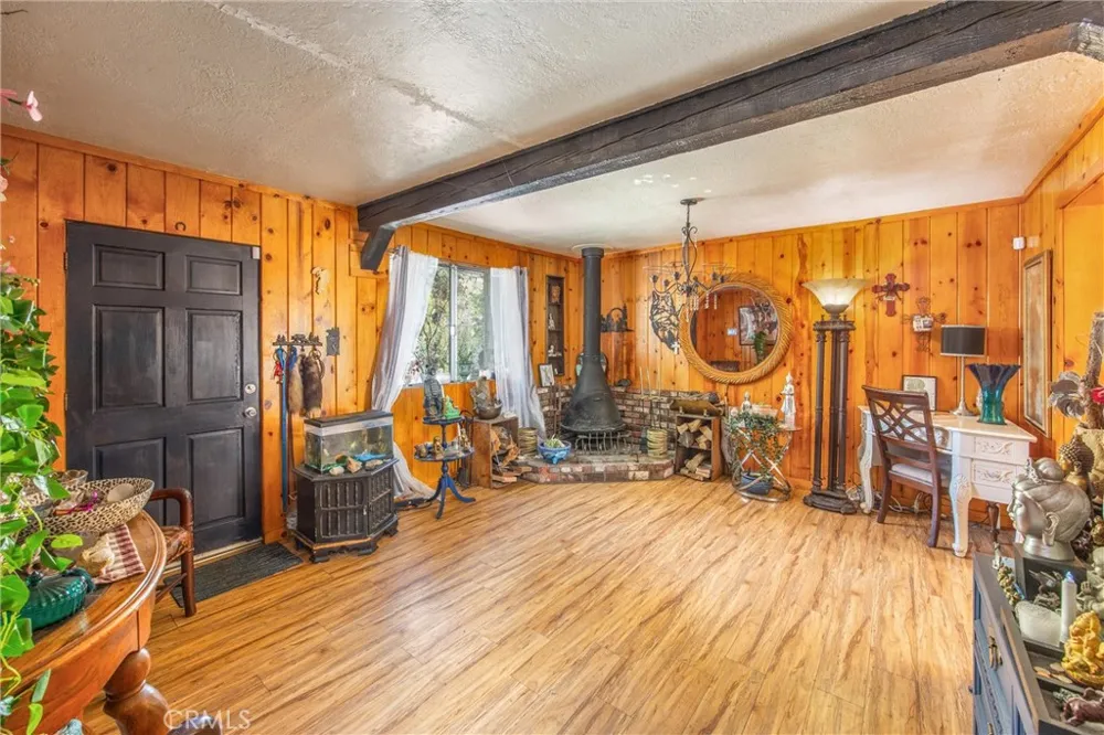 2164 Outer Hwy 2 Highway S Wrightwood, CA 92397