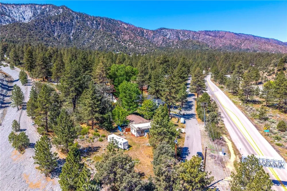 2164 Outer Hwy 2 Highway S Wrightwood, CA 92397
