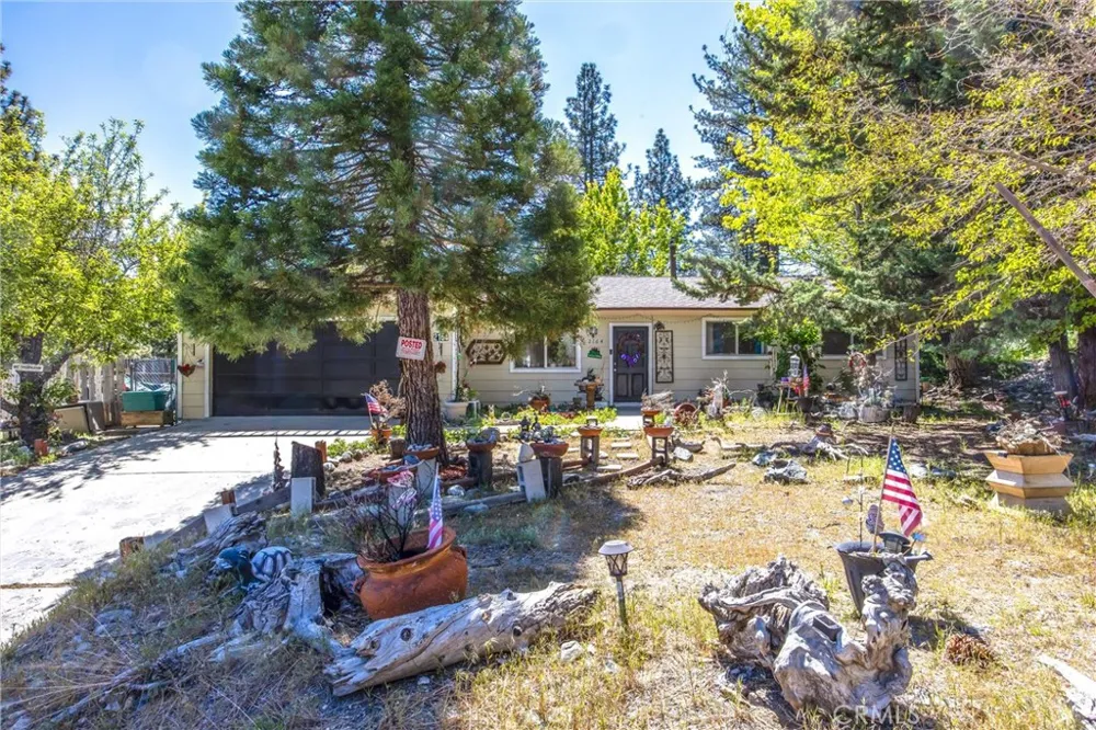 2164 Outer Hwy 2 Highway S Wrightwood, CA 92397