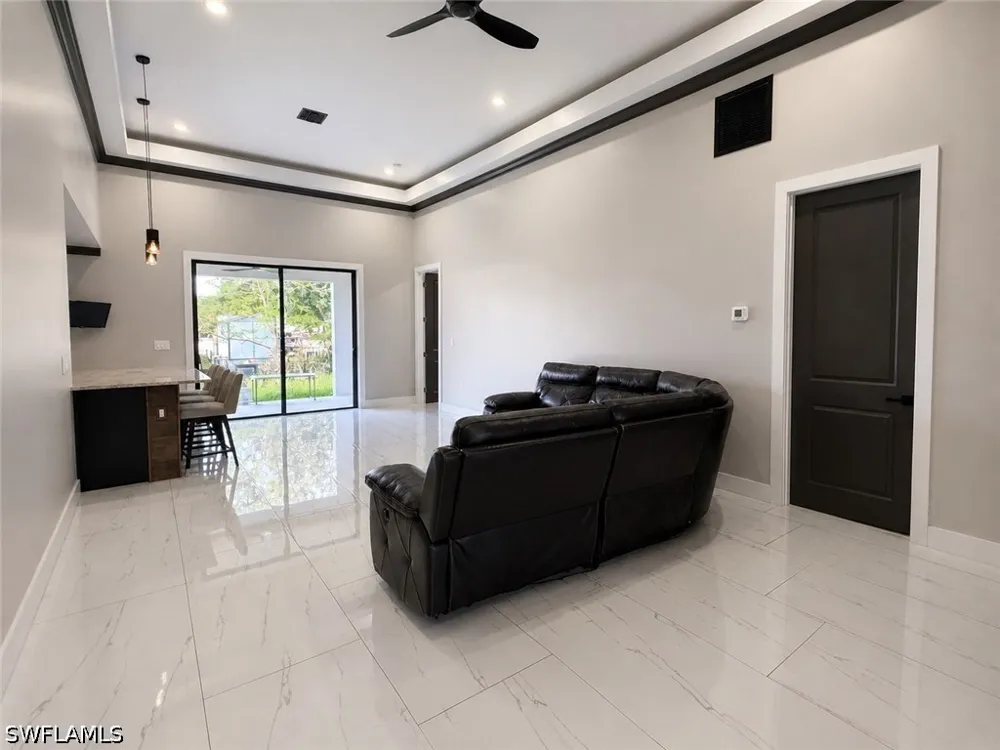 9th Avenue Fort Myers, FL 33907