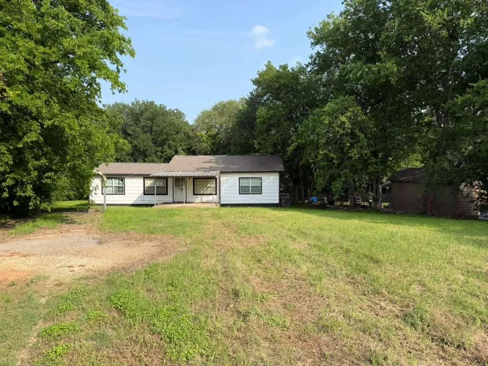 325 County Road 1768 Clifton, TX 76634
