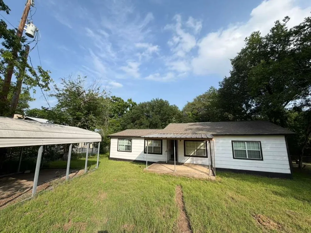 325 County Road 1768 Clifton, TX 76634