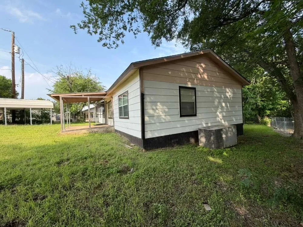 325 County Road 1768 Clifton, TX 76634
