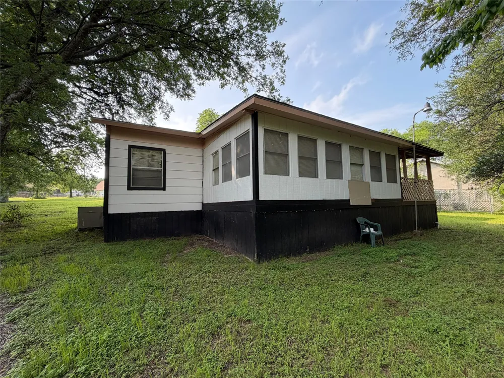 325 County Road 1768 Clifton, TX 76634