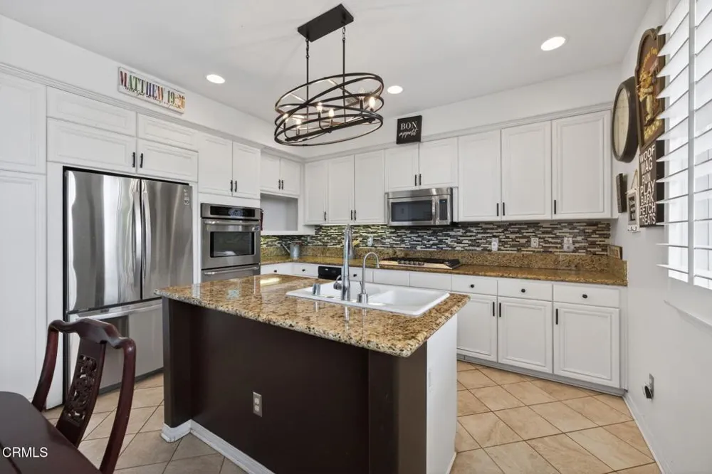 668 Corte Sol Camarillo, CA 93010