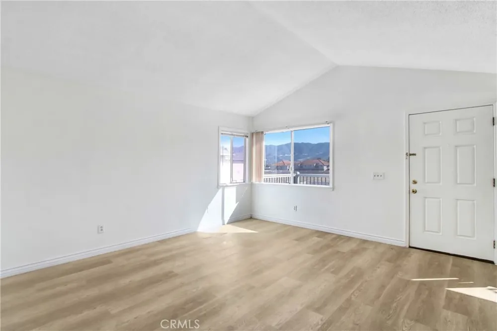713 Walnut Drive #17 Lake Elsinore, CA 92530