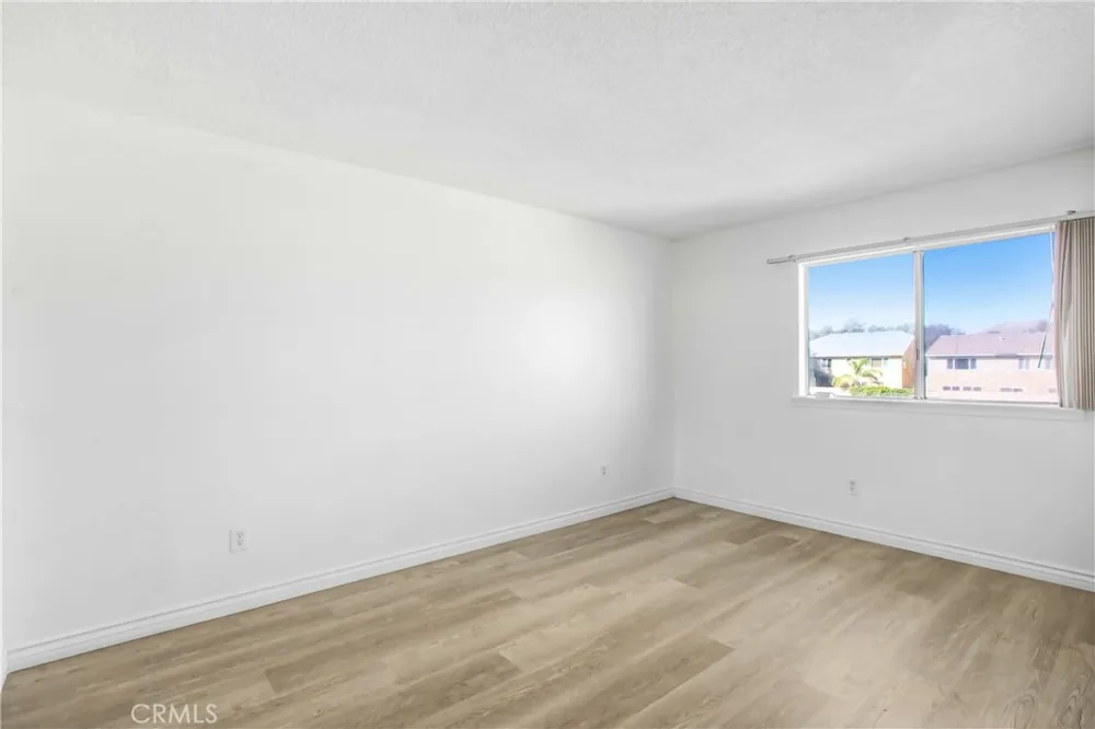 713 Walnut Drive #17 Lake Elsinore, CA 92530