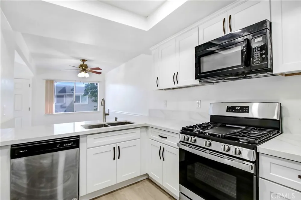 713 Walnut Drive #17 Lake Elsinore, CA 92530