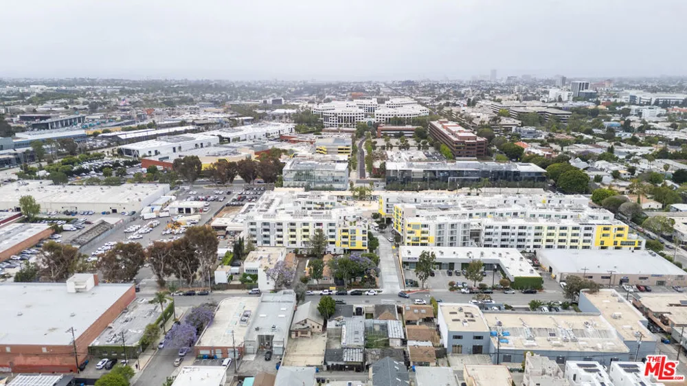 1637 Stanford Street Santa Monica, CA 90404