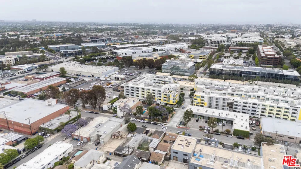 1637 Stanford Street Santa Monica, CA 90404