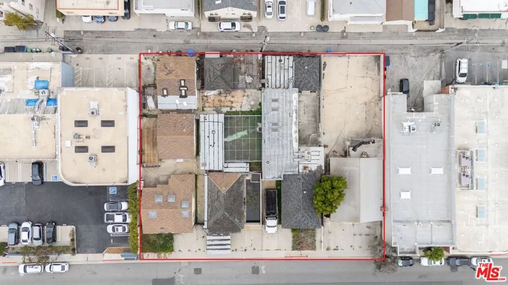 1637 Stanford Street Santa Monica, CA 90404