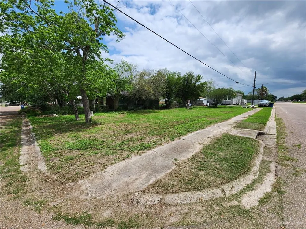 1054 1st Street Raymondville, TX 78580