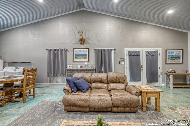 944 FM 1049 Knippa, TX 78870